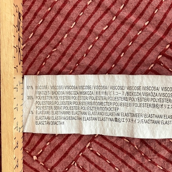 MINKPINK (teen/ women’s size medium / see photos for dimensions) Ribbed Crop Top - Picture 13 of 13